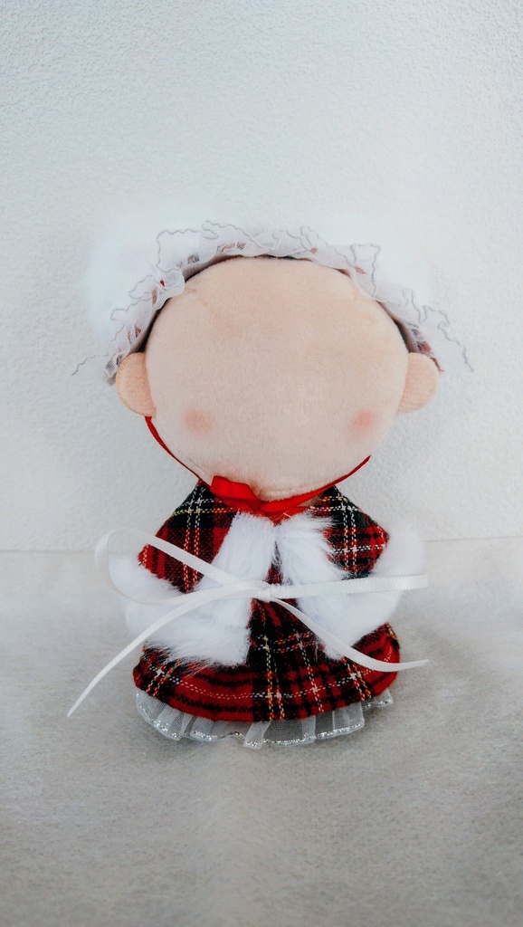 【先取りクリスマス⁉🎄】10センチ〜12センチぬい服 チェック柄ケープ&スカートandヘッドドレス🩷