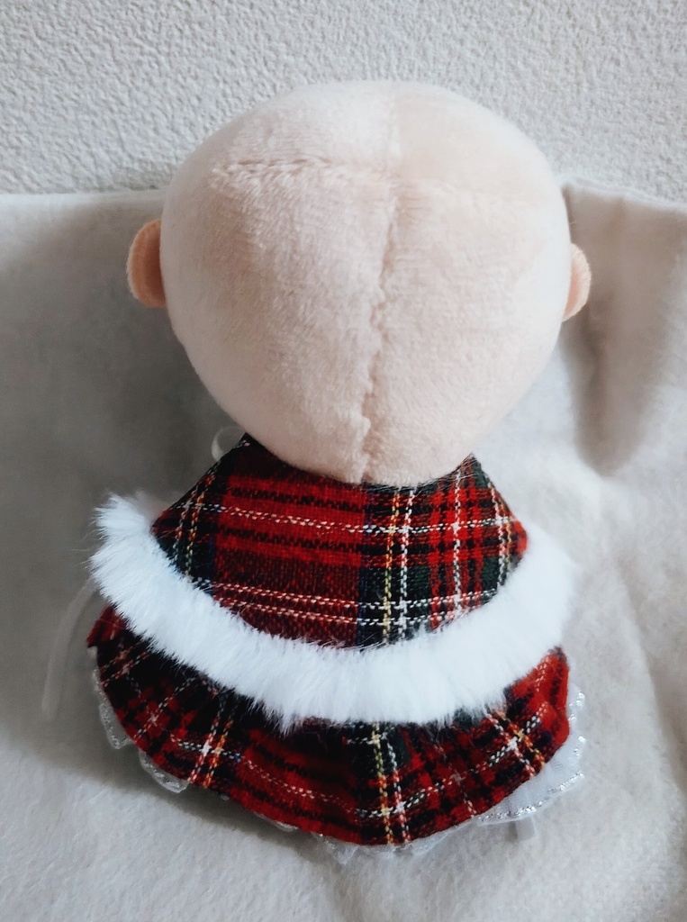 【先取りクリスマス⁉🎄】10センチ〜12センチぬい服 チェック柄ケープ&スカートandヘッドドレス🩷