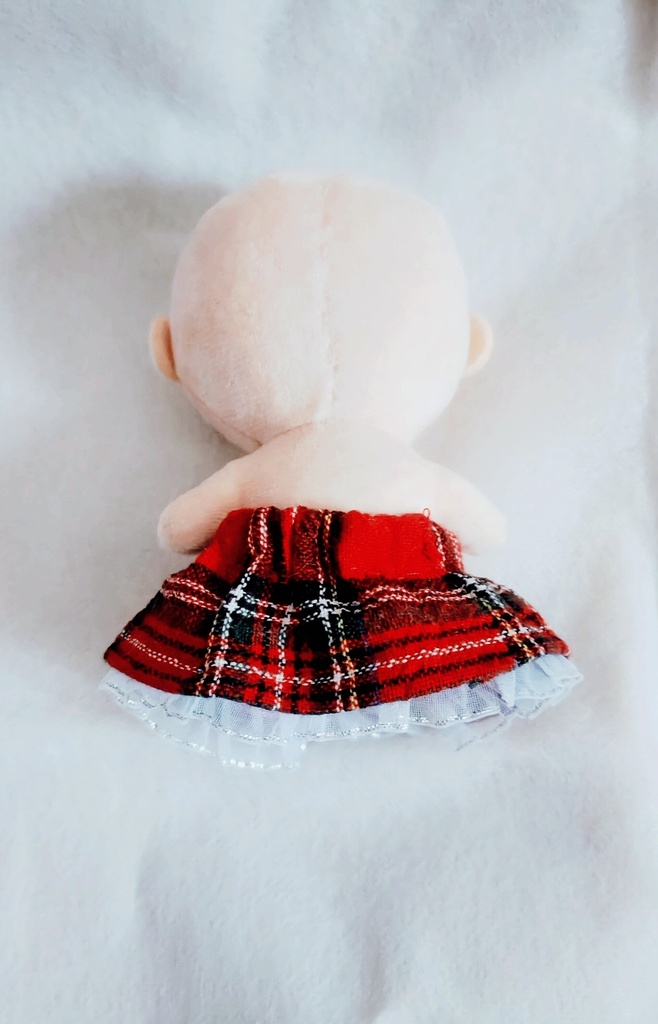 【先取りクリスマス⁉🎄】10センチ〜12センチぬい服 チェック柄ケープ&スカートandヘッドドレス🩷