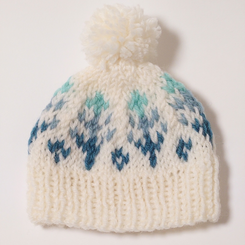 編み込み模様のポンポン帽子(小)