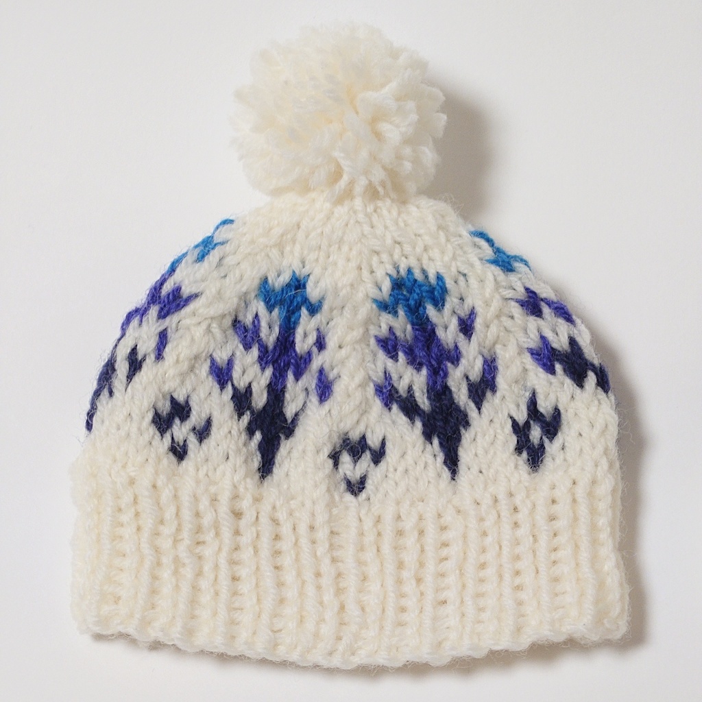 編み込み模様のポンポン帽子(小)