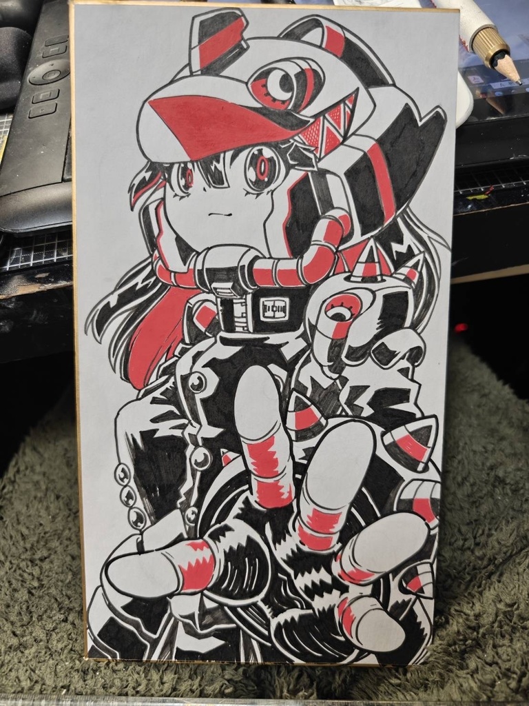 黒と赤のメカ娘