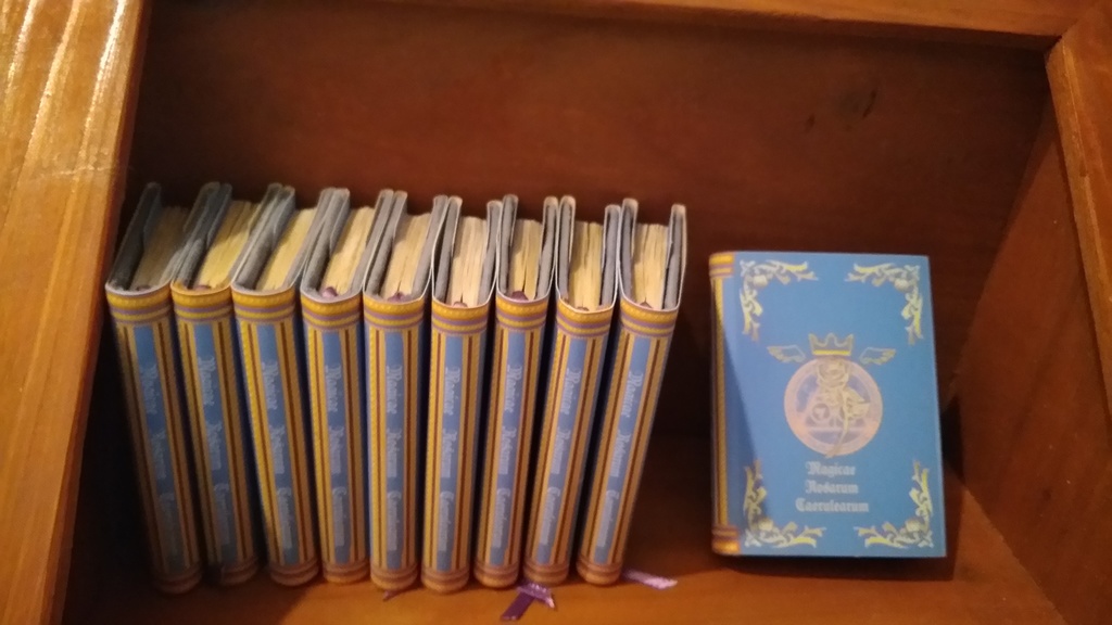 「青い薔薇の魔法」 アンティーク風ハードカバー豆本