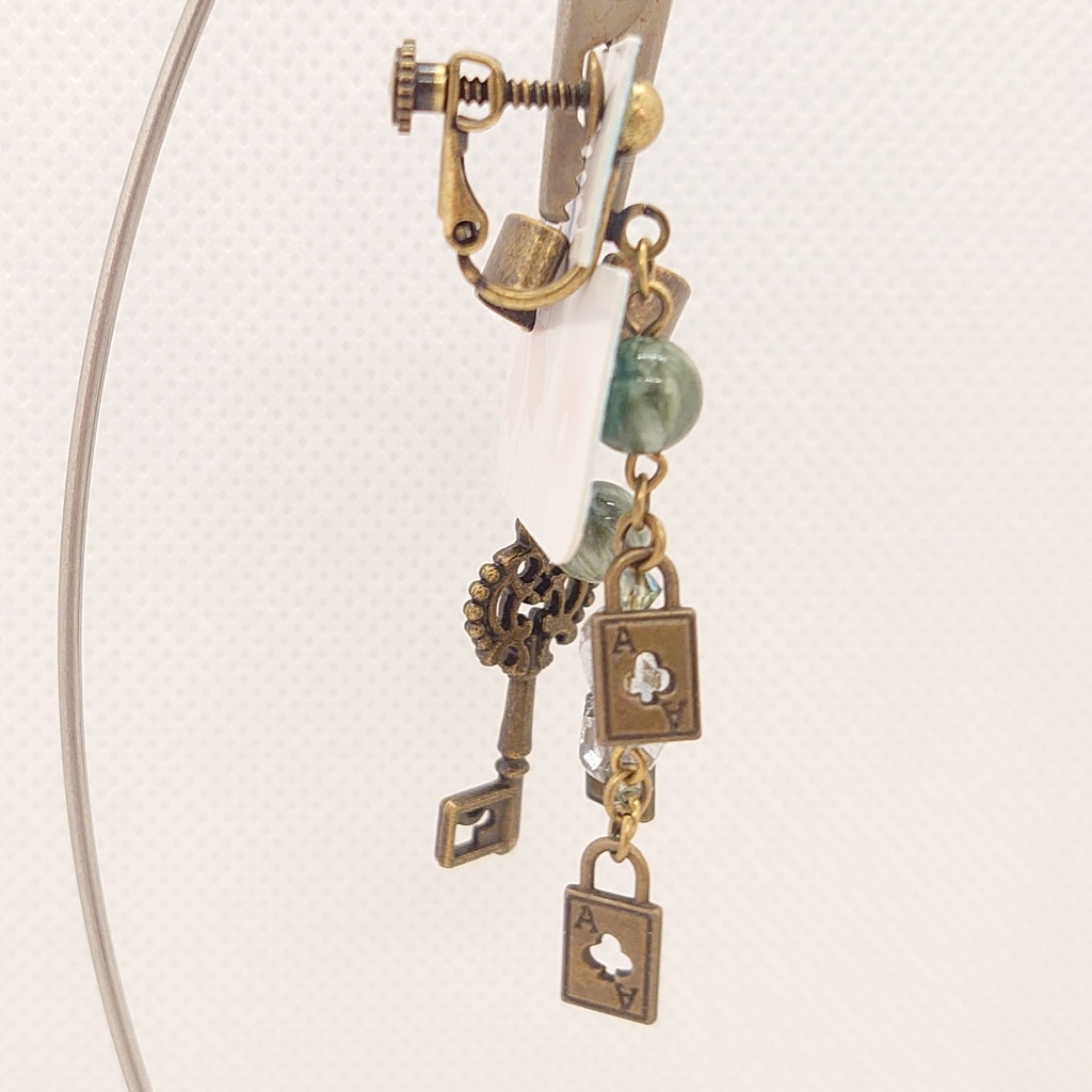 セラフィナイトカフ付きイヤリング