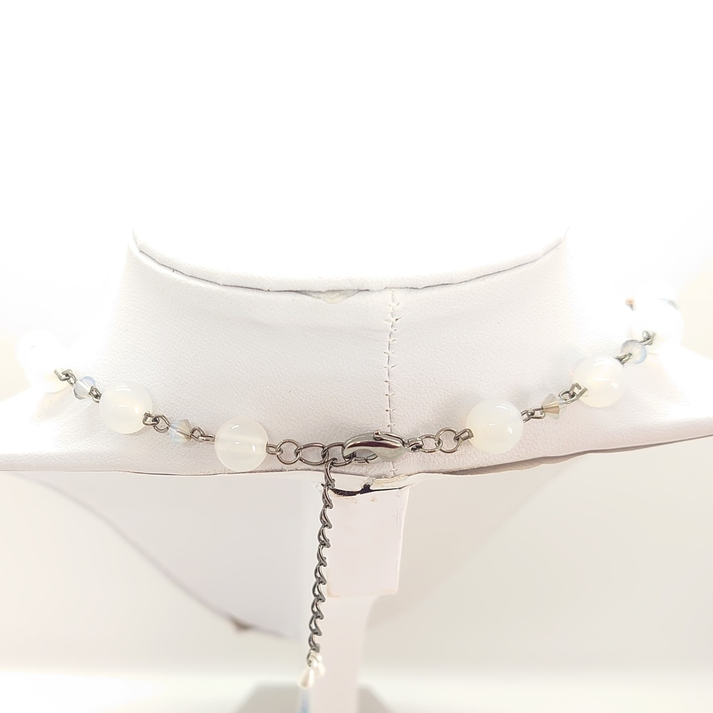 ホワイトアゲート・ガーネット・蝶ネックレス