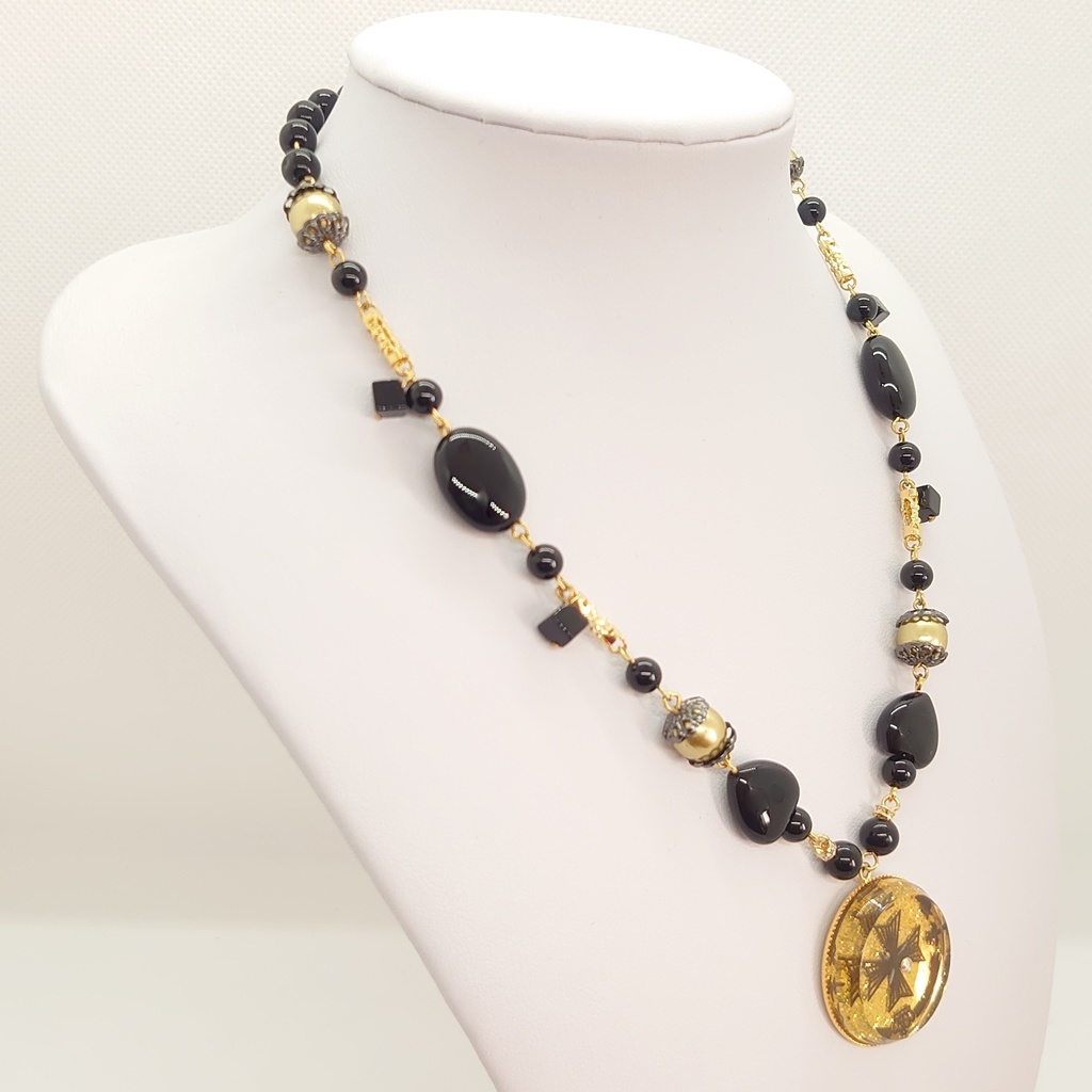 オニキス・ゴールドカラーチョーカー