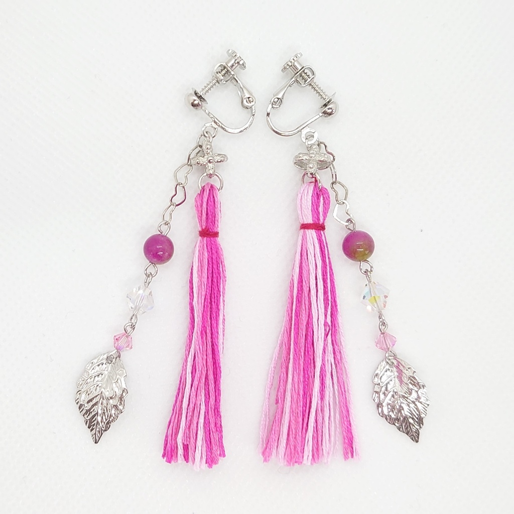 桜カラー・ピンクタッセルイヤリング