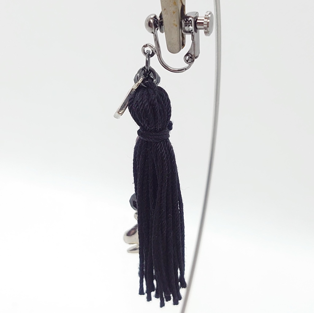 トランプモチーフ・ブラックタッセルイヤリング