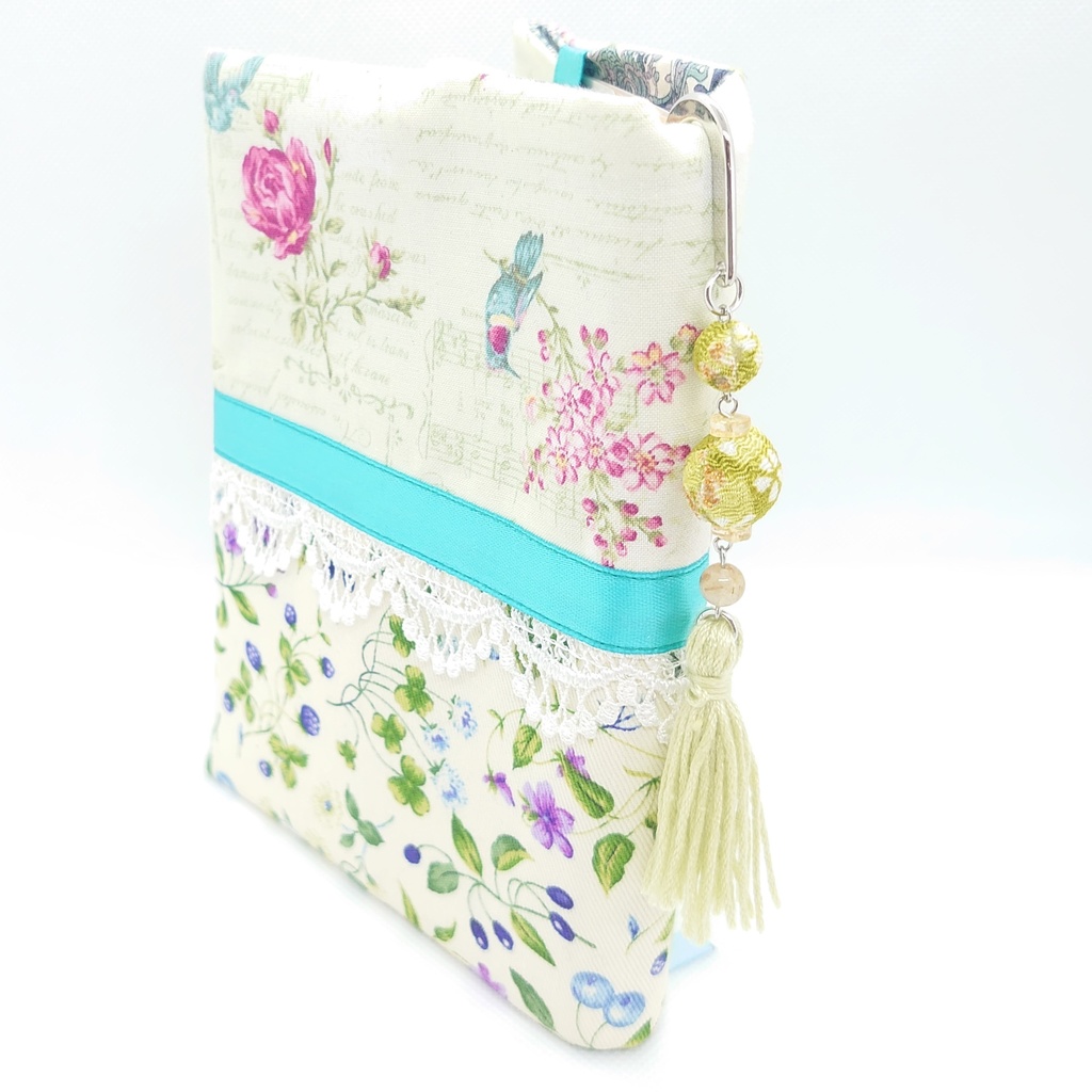 ちりめんボール・アップルグリーンタッセルブックマーカー