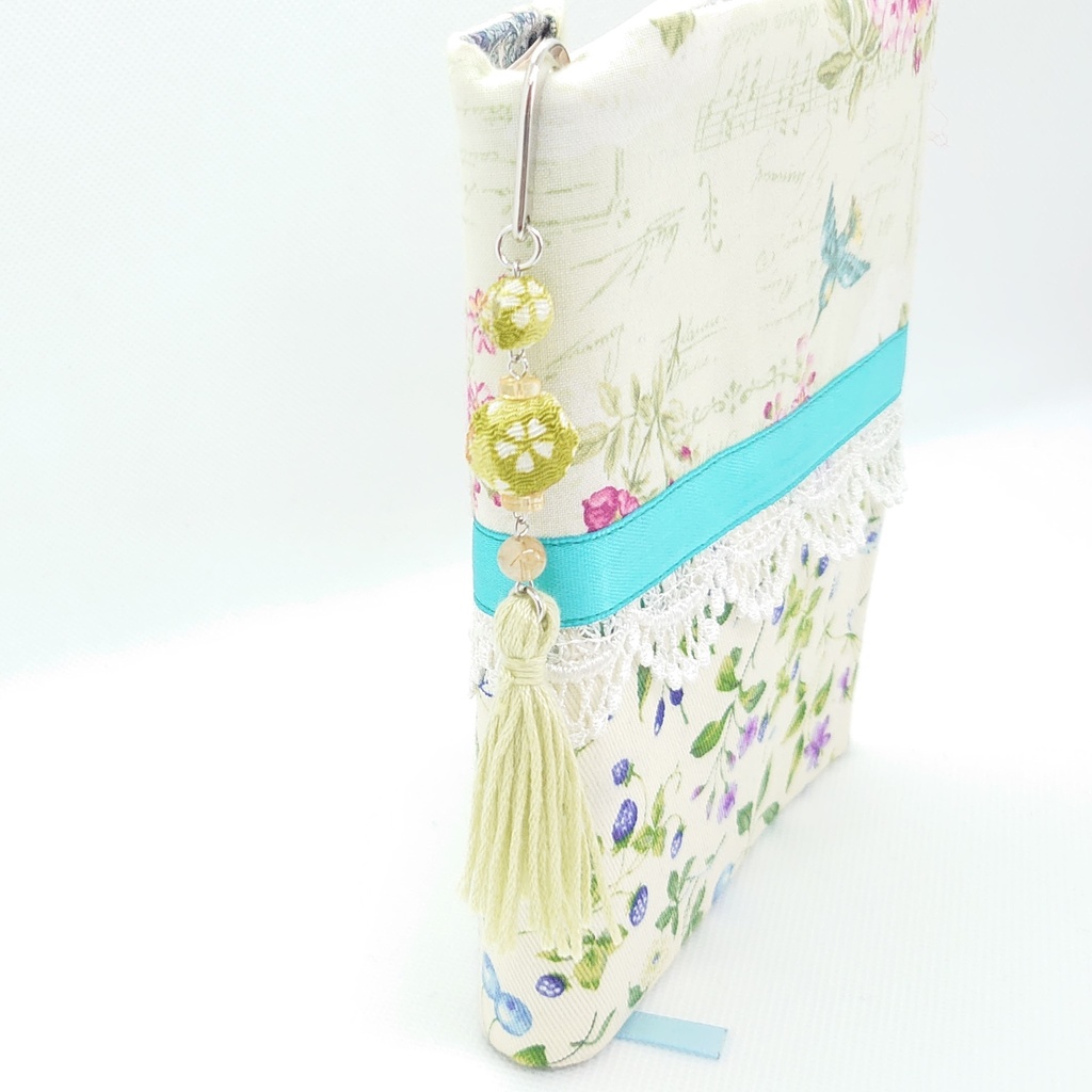 ちりめんボール・アップルグリーンタッセルブックマーカー