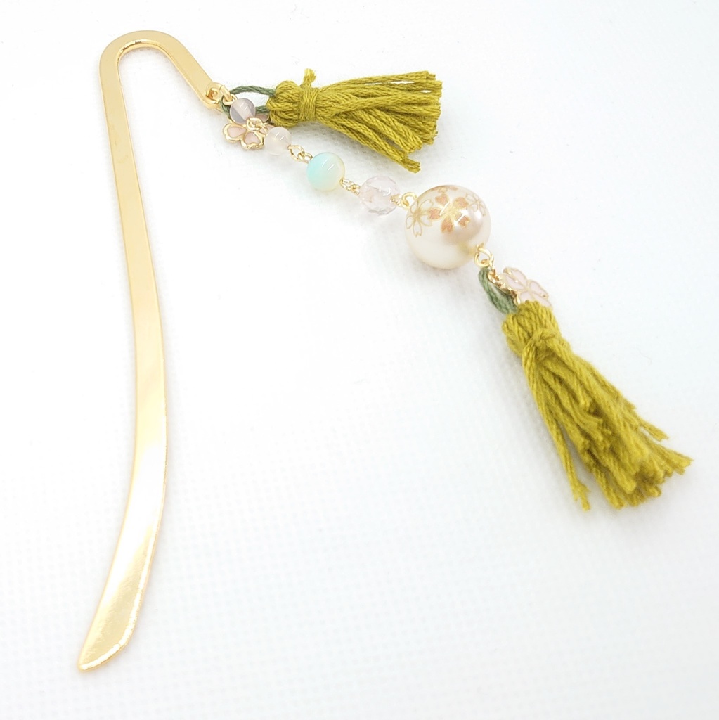 桜・ローズクォーツ・アップルグリーンタッセルブックマーカー