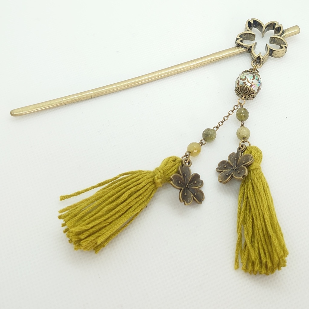 グリーンガーネット・アップルグリーンタッセル桜簪