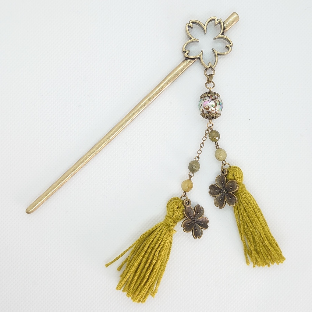 グリーンガーネット・アップルグリーンタッセル桜簪