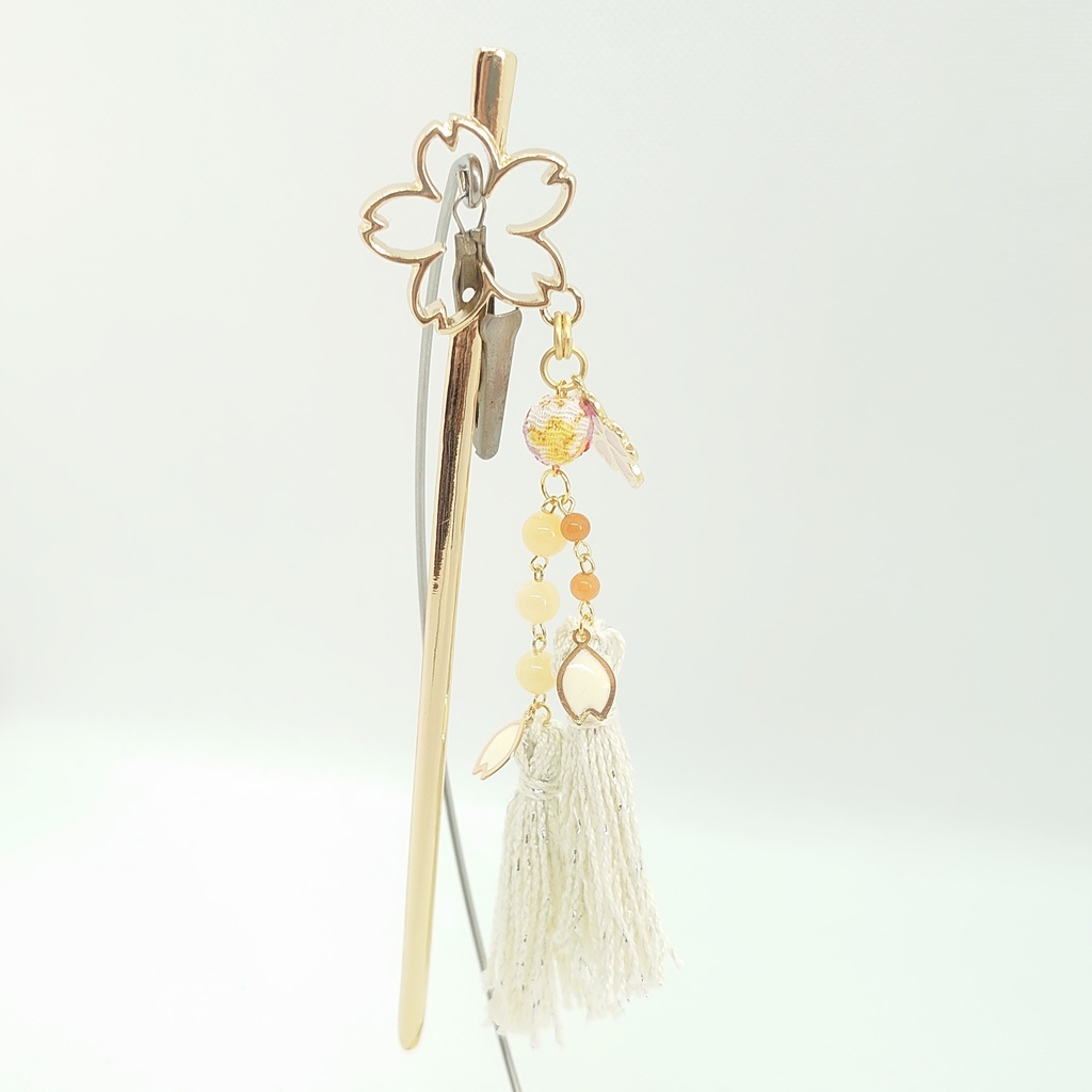 アラゴナイト・ちりめんボール・パールホワイトタッセル桜簪