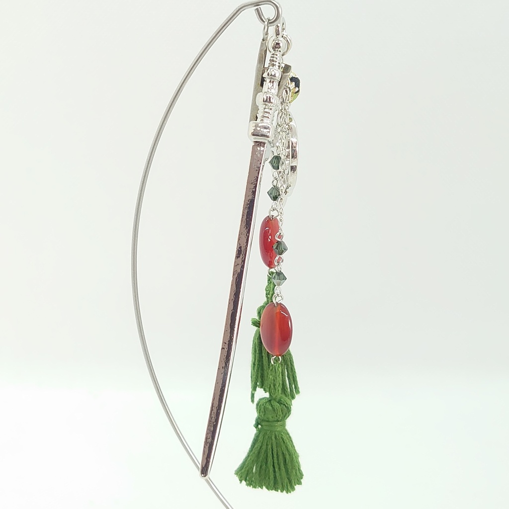 椿・赤瑪瑙・エメラルドグリーンタッセル刀簪