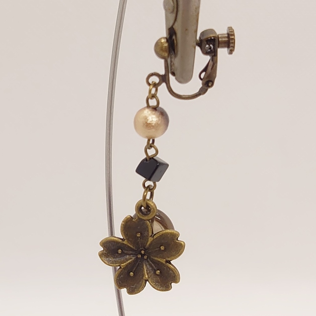 スモーキークォーツ・桜イヤリング