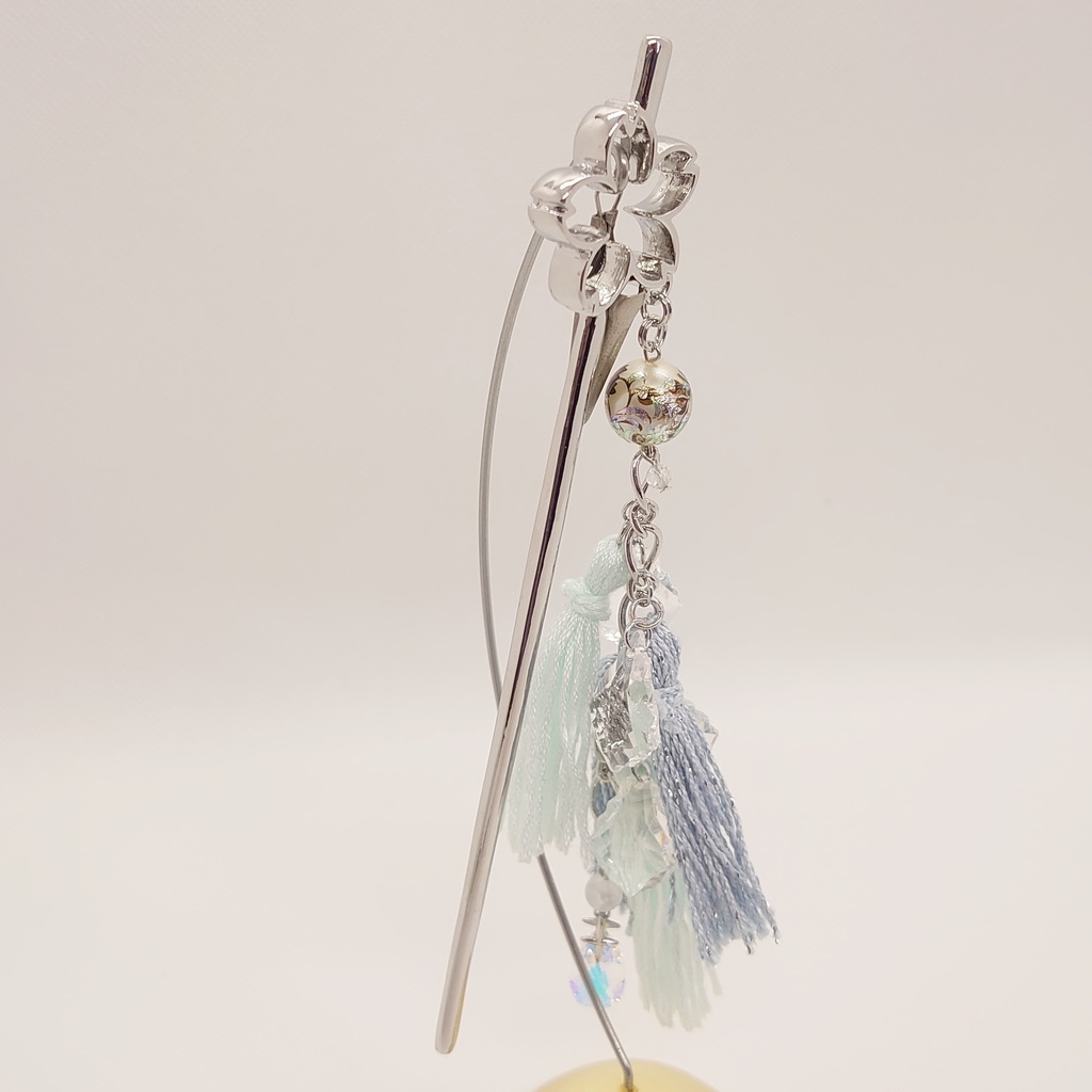 ブルートパーズ・タッセル桜簪