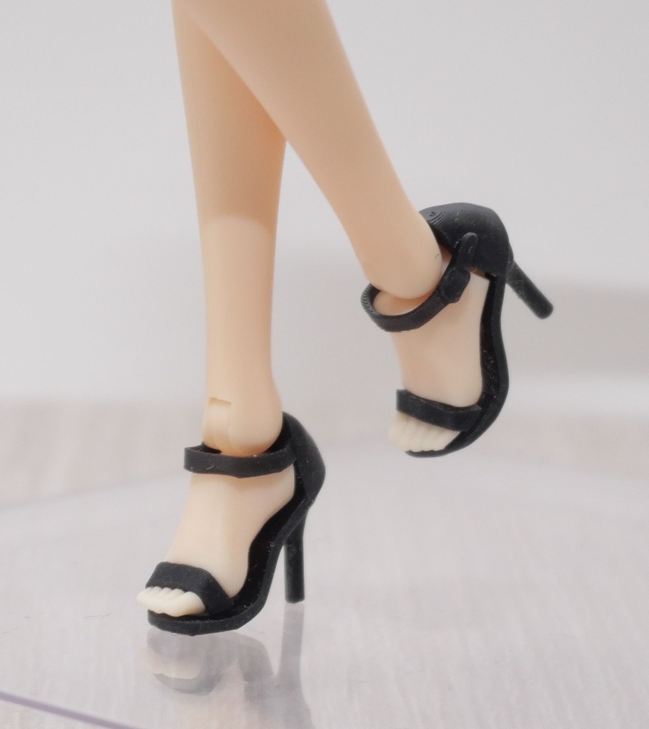 ピンヒールサンダル 黒