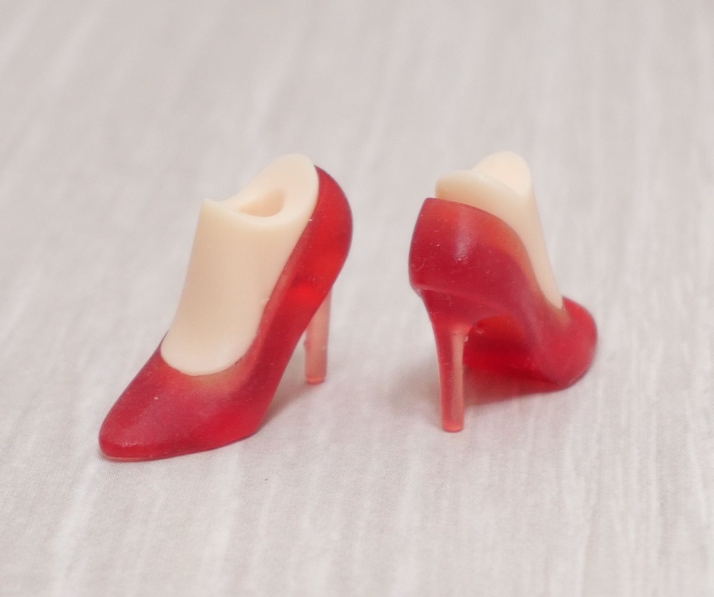 ピンヒール 赤