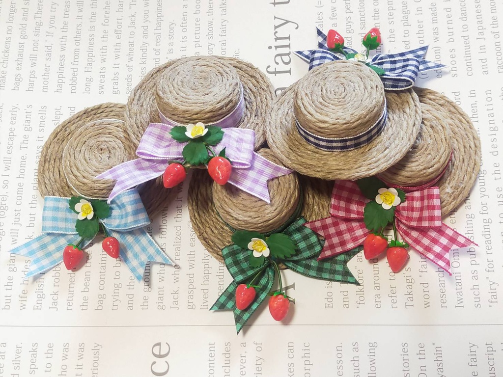 もち用 いちごの麦わら帽子