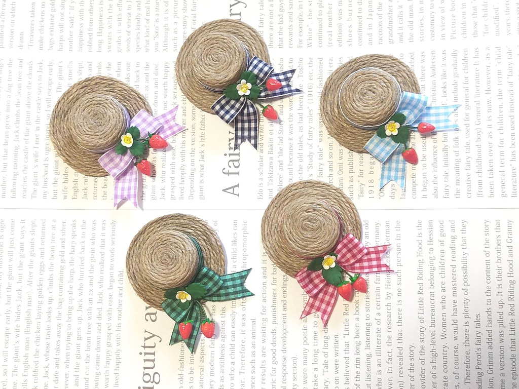 もち用 いちごの麦わら帽子