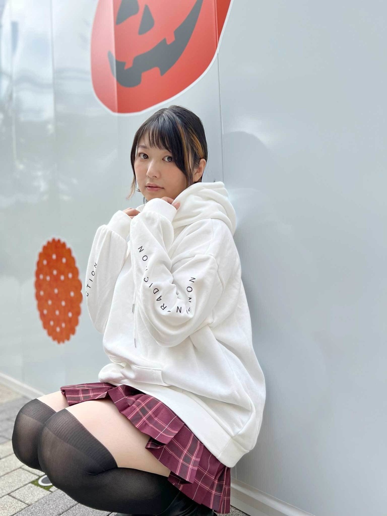 井ノ上奈々 デジタル写真集『ナナイロノキセツ』