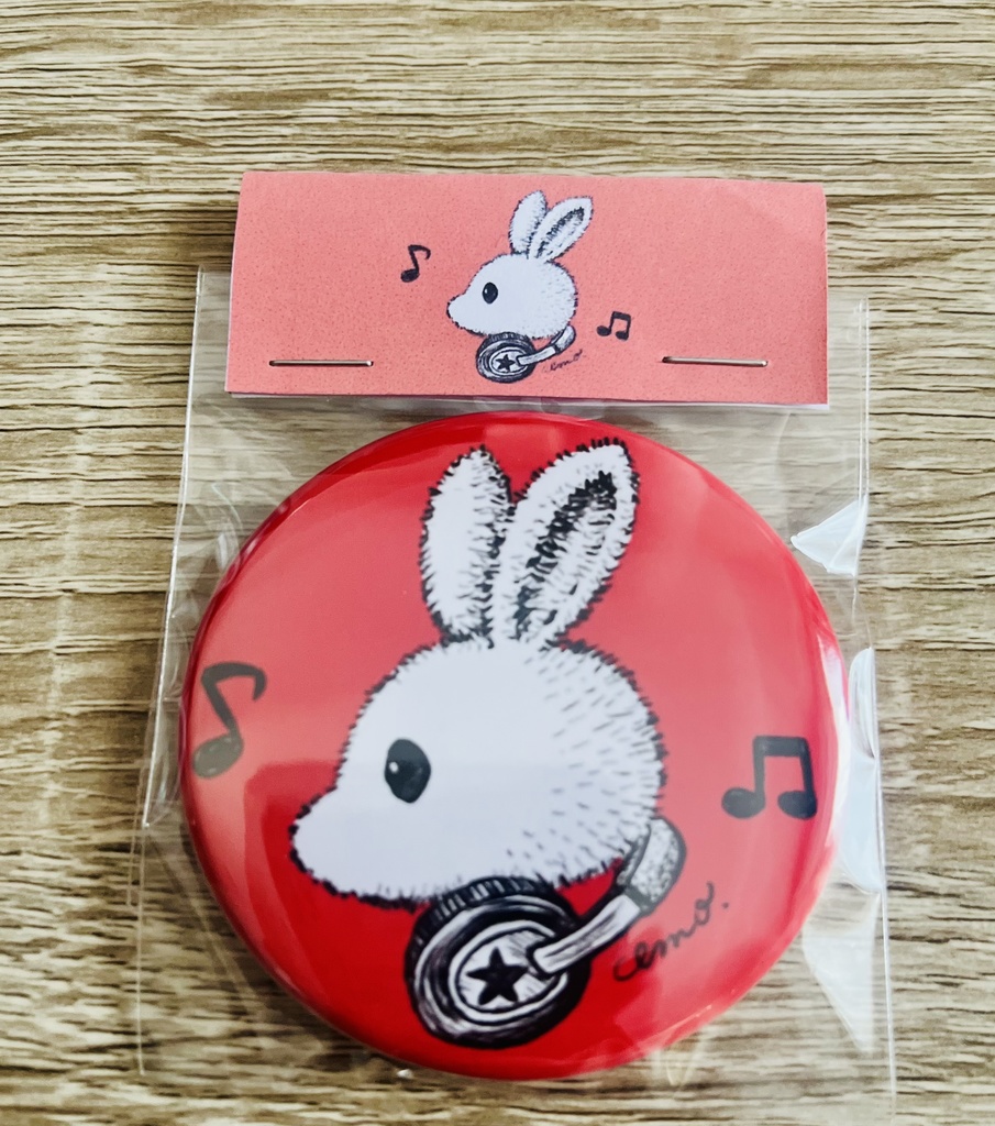 缶バッジ(ヘッドホンうさぎ)
