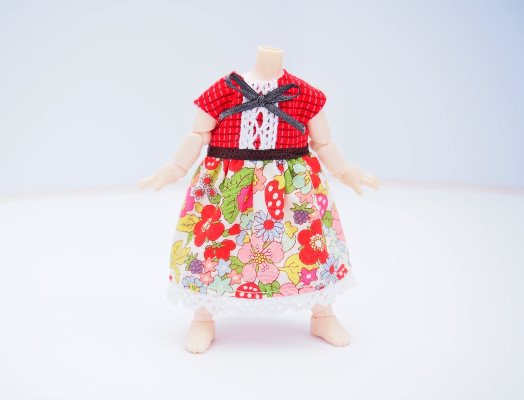 花柄×赤チェックのワンピース//オビツ11