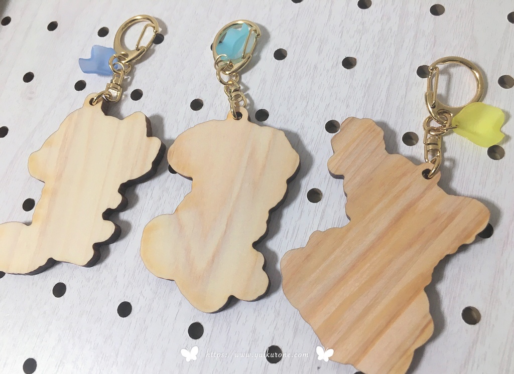 木製キーホルダー 花びらチャーム付き*トイプードル・パピヨン・シュナウザー・チワワ