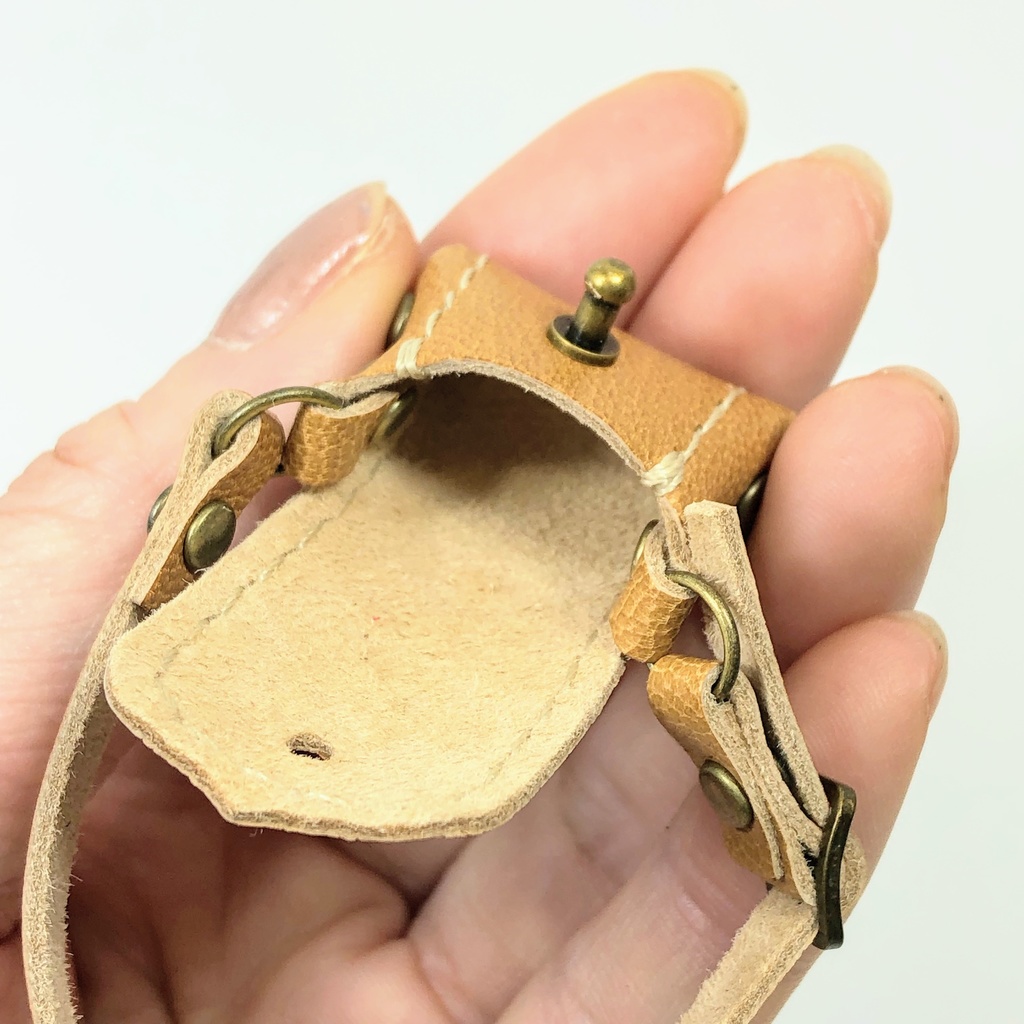 【送料無料】革のバッグ ベージュ 鞄 カバン