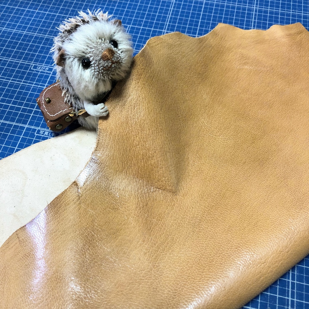 【送料無料】革のバッグ ベージュ 鞄 カバン