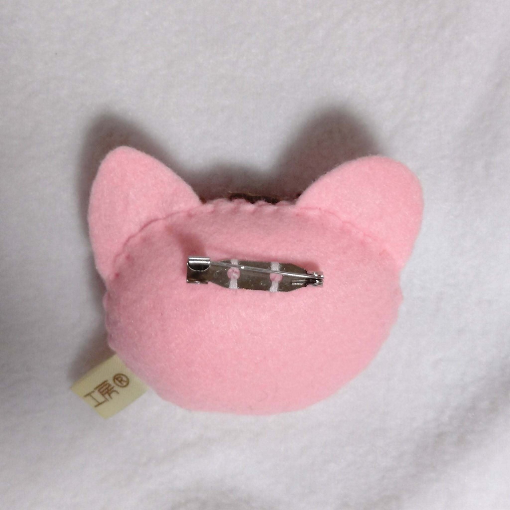 キャラクター顔ブローチ