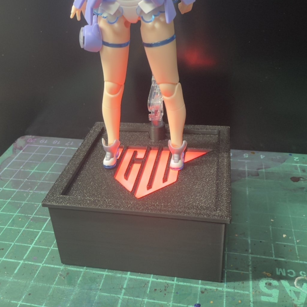 【受注生産】プラモデル展示スタンド兼ハイライト照射装置 HeXATスタンド type.E