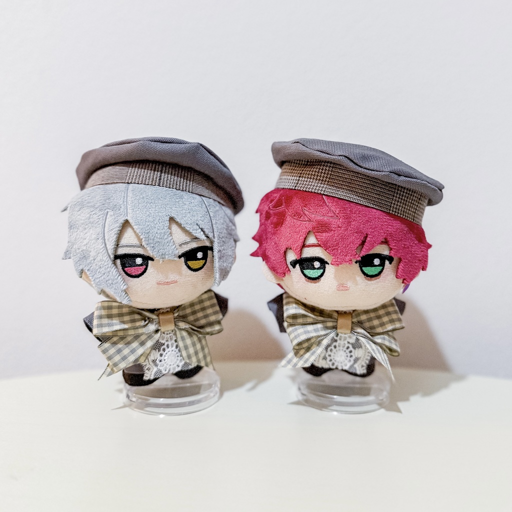 チャコールグレーな服