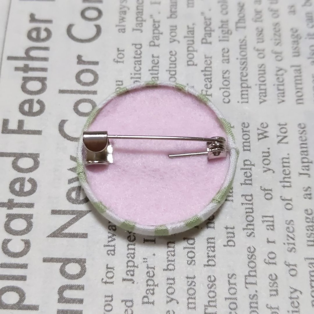 梅干しご飯の刺繍バッジ