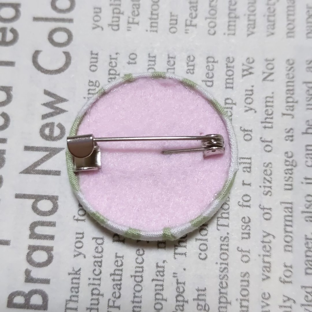 ネコの刺繍バッジ