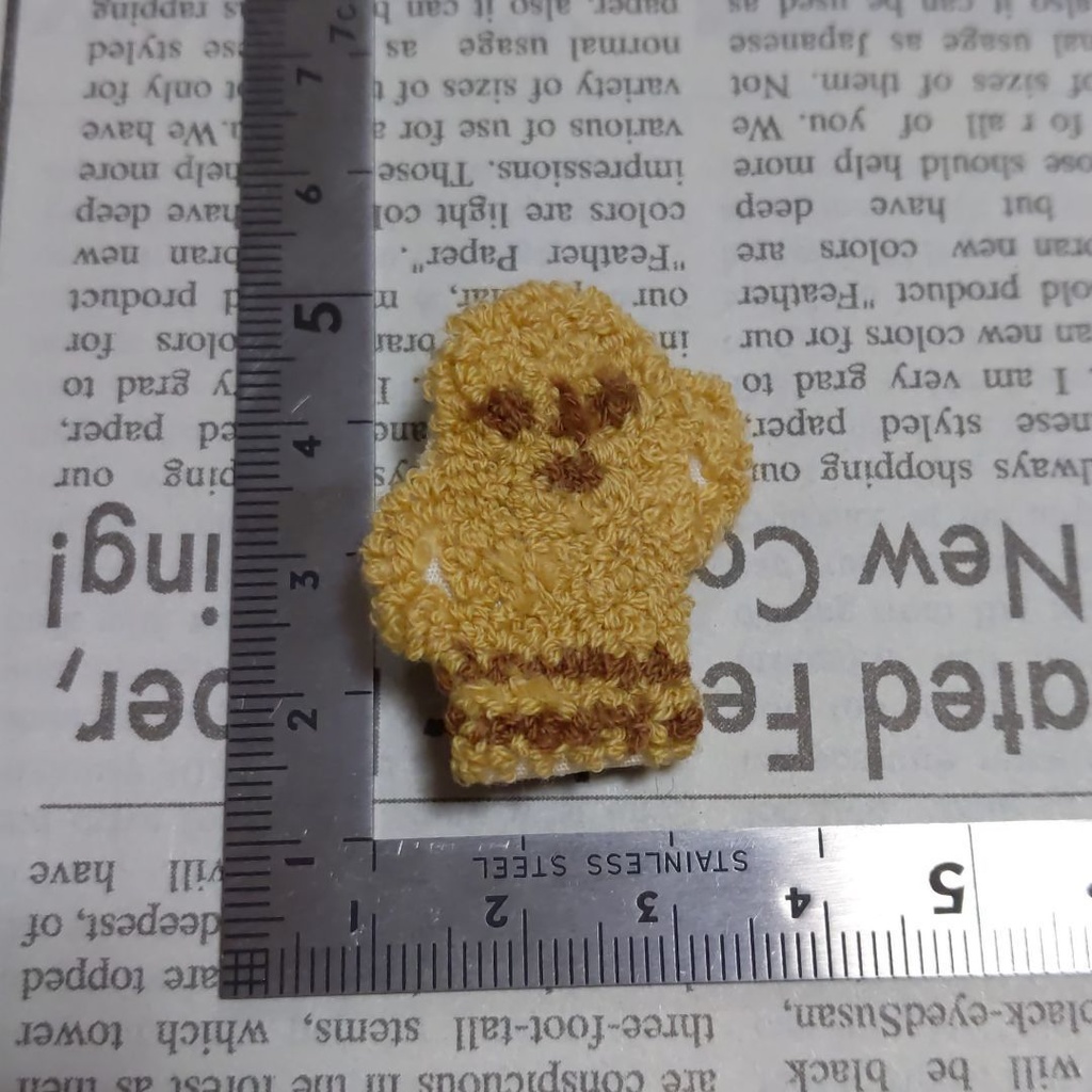 陽気なハニワのハンドメイド刺しゅうブローチ