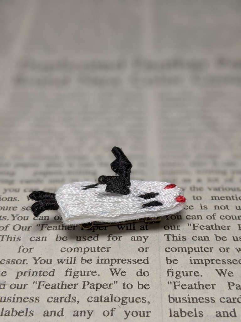 オバケちゃん刺しゅうブローチ