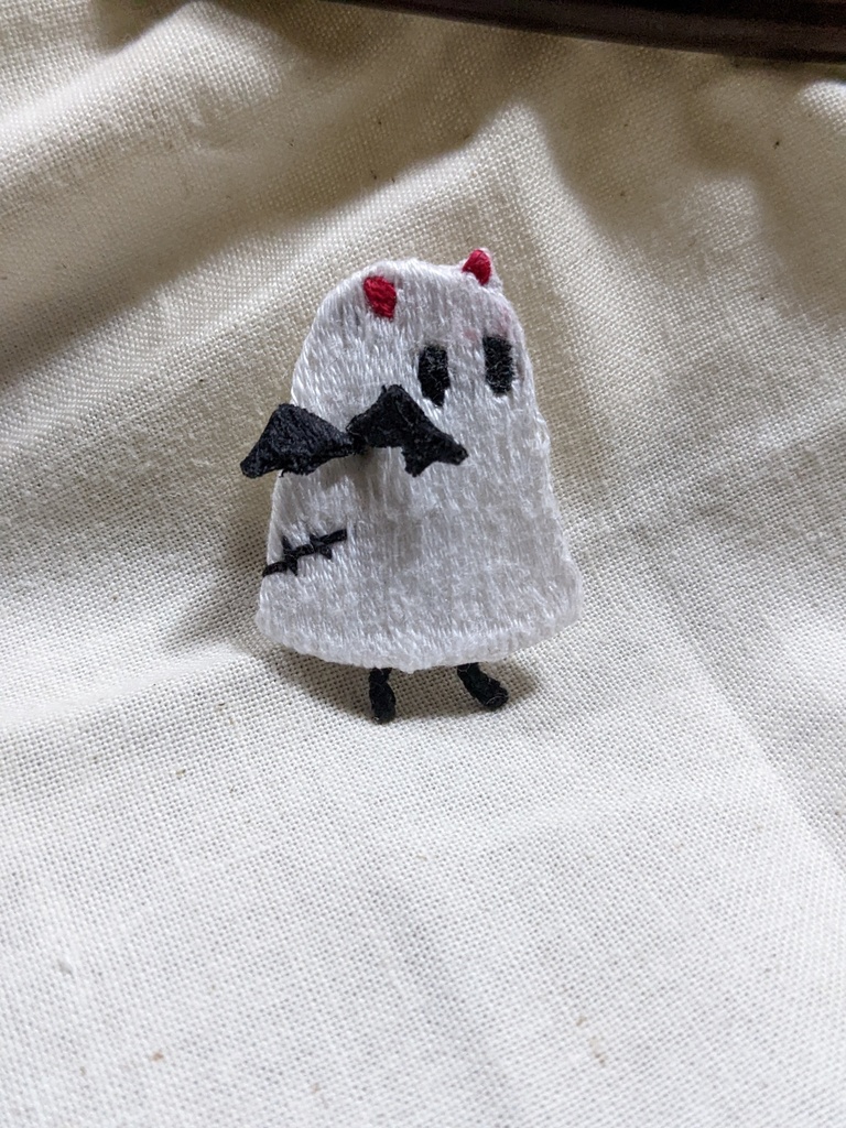 オバケちゃん刺しゅうブローチ