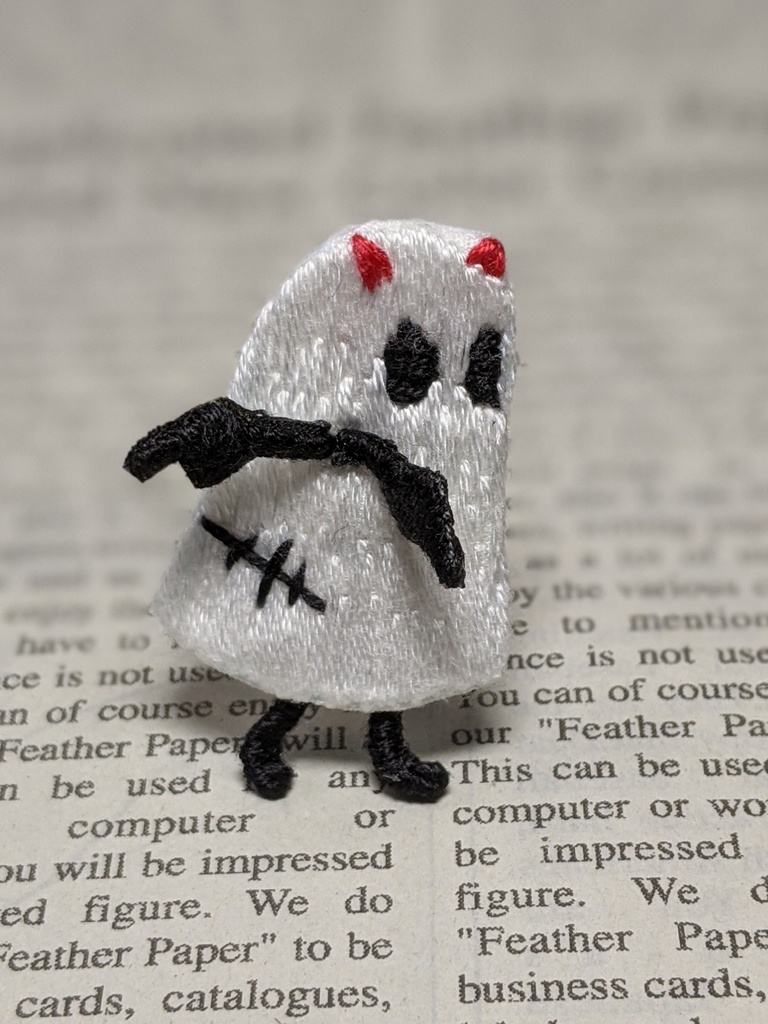 オバケちゃん刺しゅうブローチ