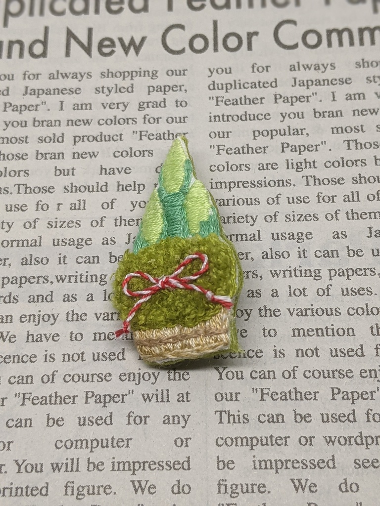 お正月刺しゅうブローチ