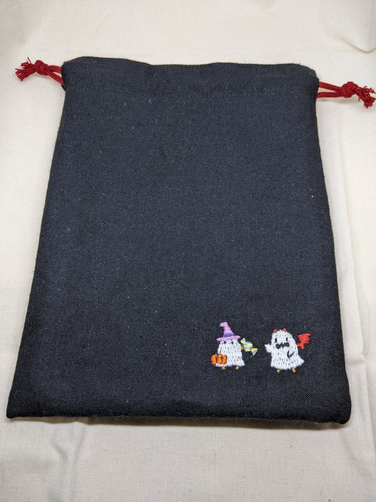 オバケちゃんの刺しゅう入り巾着袋