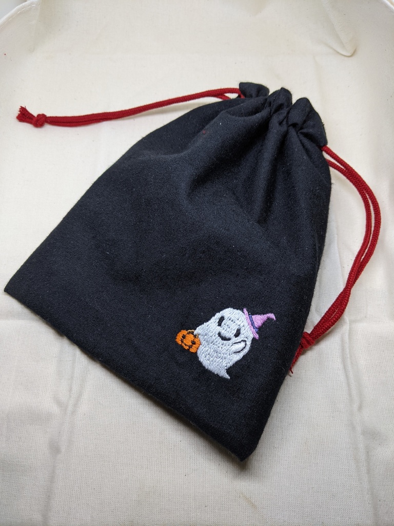 オバケちゃんの刺しゅう入り巾着袋