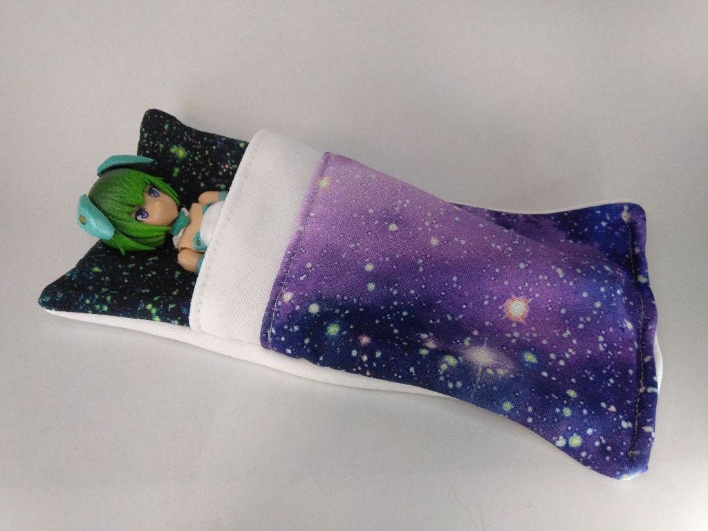 【ハンドメイド】1/12程度 美プラ・ドール向け 布団風ポーチ【宇宙柄】
