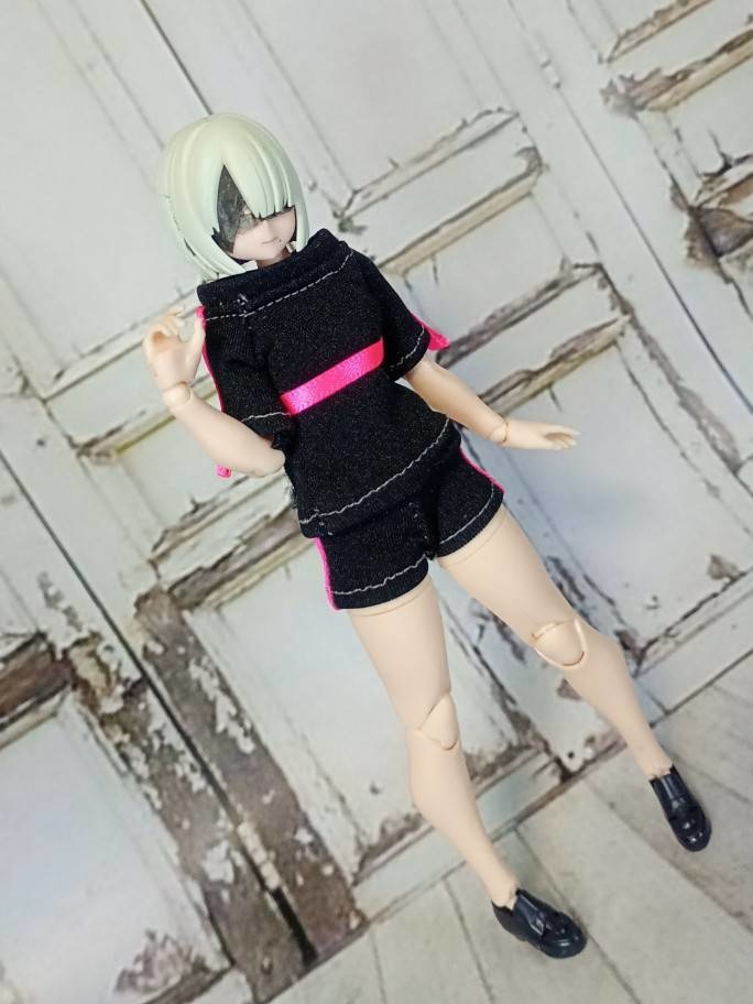 【1/12中心 ミニチュア・美プラ向けハンドメイド布服】サイバー風衣装【S~M向け・でもかなりフリーサイズ】