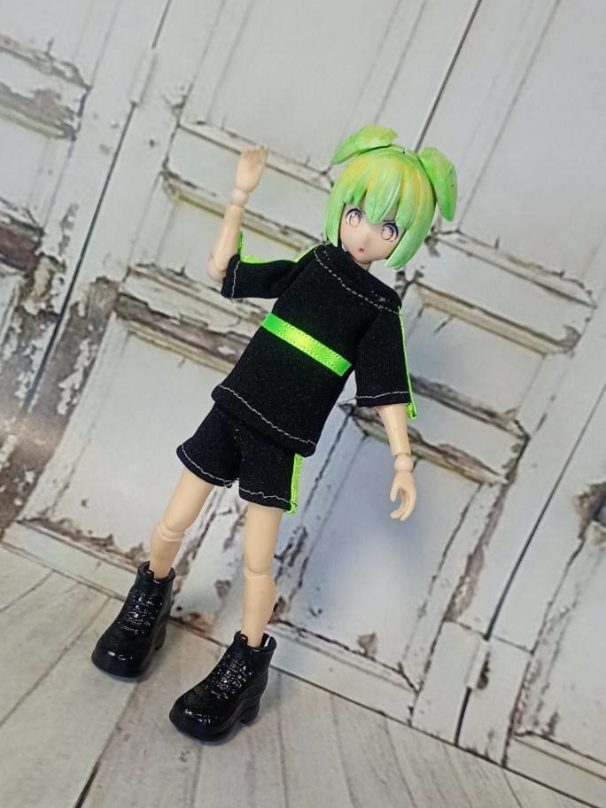 【1/12中心 ミニチュア・美プラ向けハンドメイド布服】サイバー風衣装【S~M向け・でもかなりフリーサイズ】