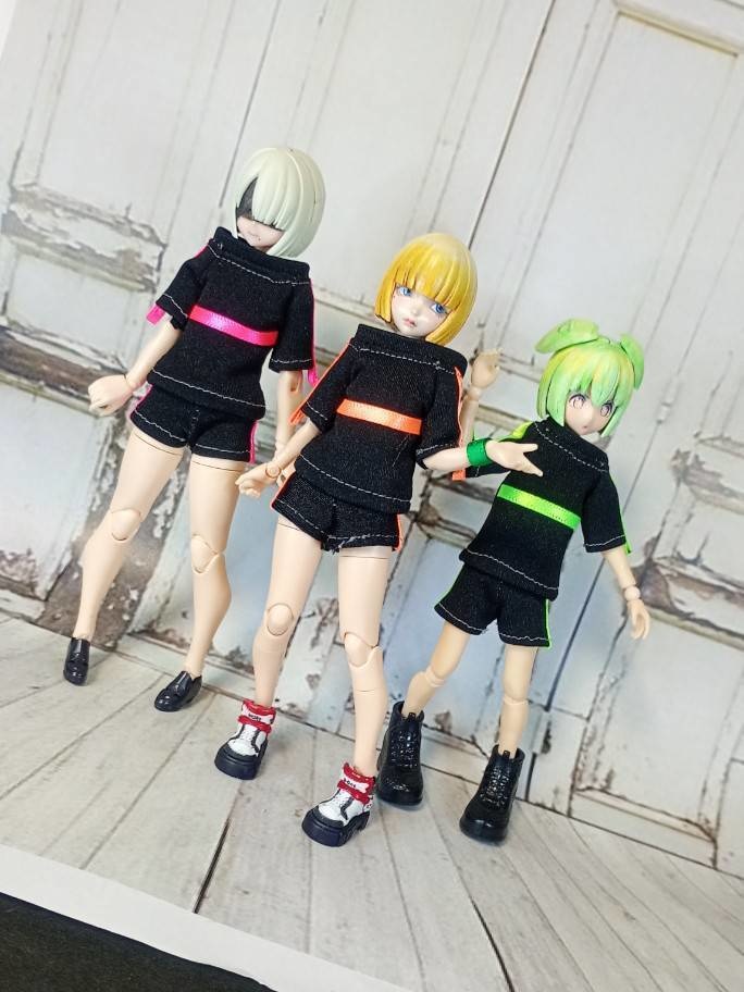 【1/12中心 ミニチュア・美プラ向けハンドメイド布服】サイバー風衣装【S~M向け・でもかなりフリーサイズ】