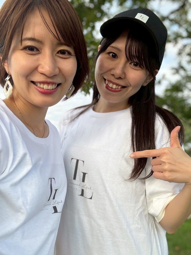 レディース【トレンチライフ・ロゴ中央】オリジナルロゴTシャツ