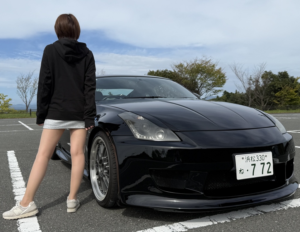 トレンチライフ・ロゴ入りプルオーバータイプパーカー【ブラック】