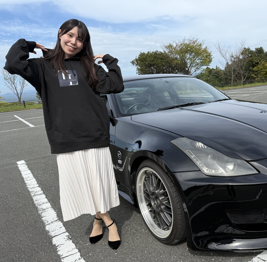 トレンチライフ・ロゴ入りプルオーバータイプパーカー【ブラック】